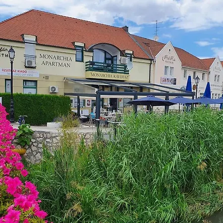 شقة Monarchia Mosonmagyaróvár